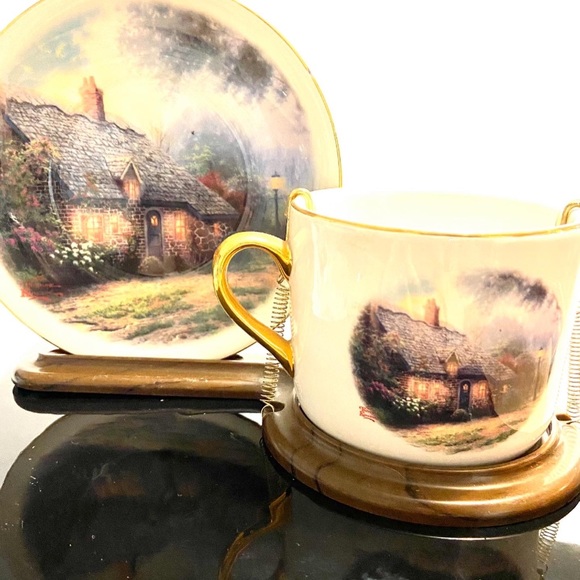 Thomas Kincade Collectible - Picture 1 of 2